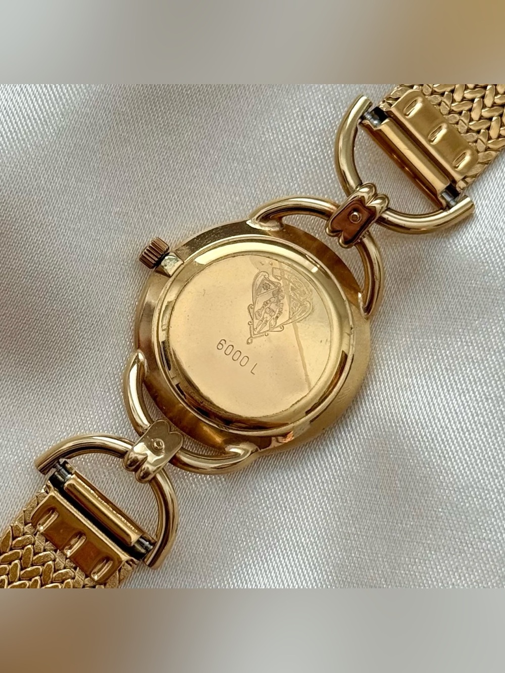 AUTHENTIC VINTAGE GUCCI GOLD WATCH - Picture 7 of 7